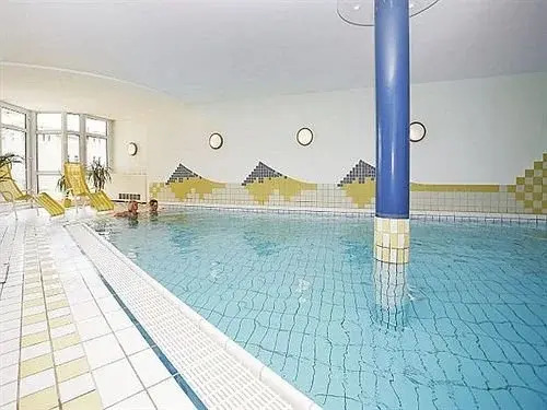 Meeresblick Residenzen FeWo 10 mit gratis Sschwimmbad- und Saunanutzung im AHOI Sellin