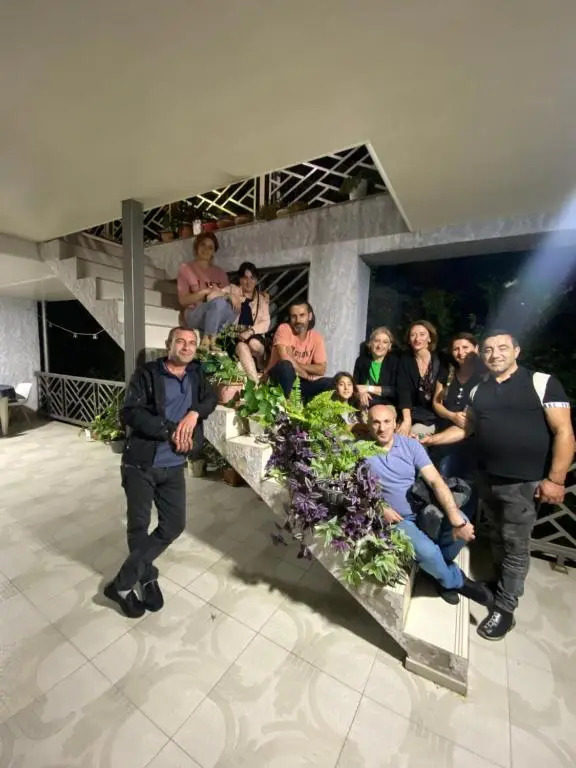 ART HOUSE 33
