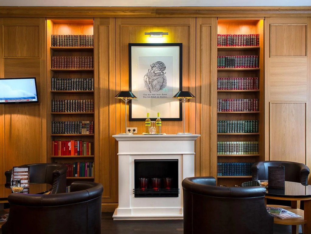 TOWNHOUSE Hotel
