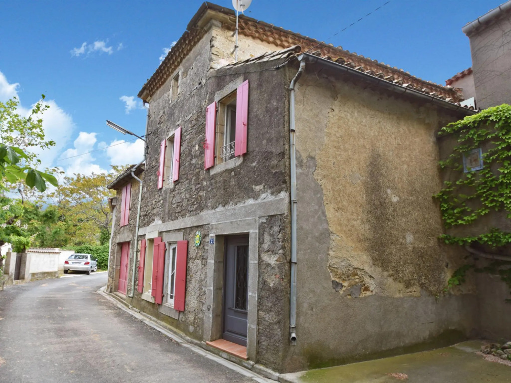 Charming Holiday Home in La Caunette with Swimming Pool