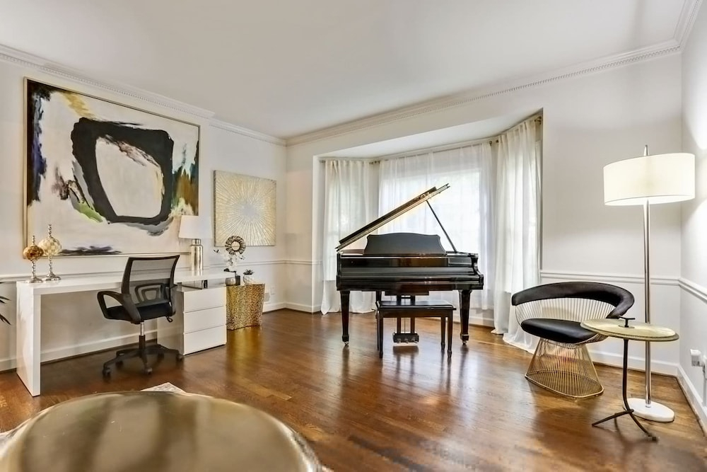 Luxe Cozy Buckhead 4BD 3 5 Private Sleeps 8