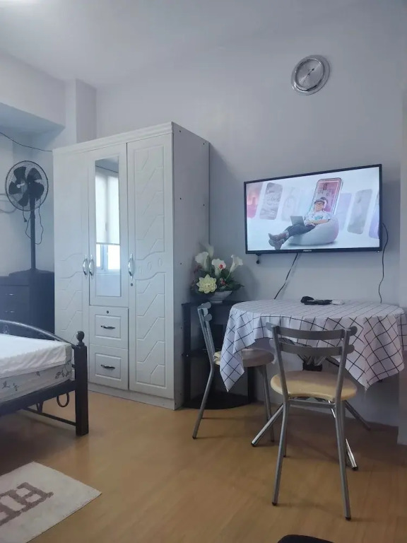 Cozy City Getaway in Quezon City - Entire Condo for Rent