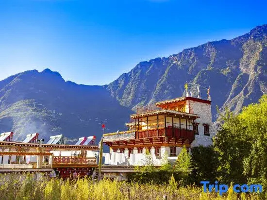 Zhonglu Zangzhai Country Hotel