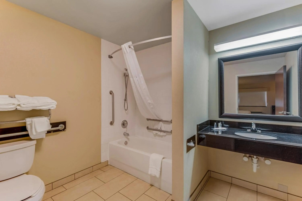 Comfort Suites Huntsville MidCity District at Research Park