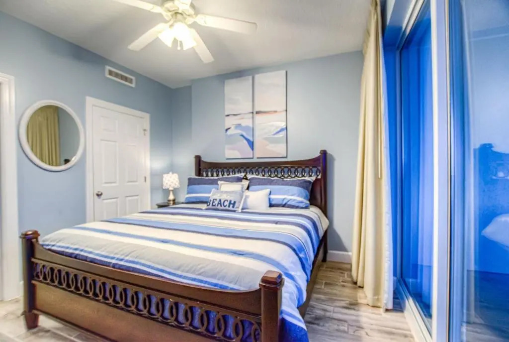 Ocean Reef 909! 4 BD 3 BA, Ocean View, And Amazing Location