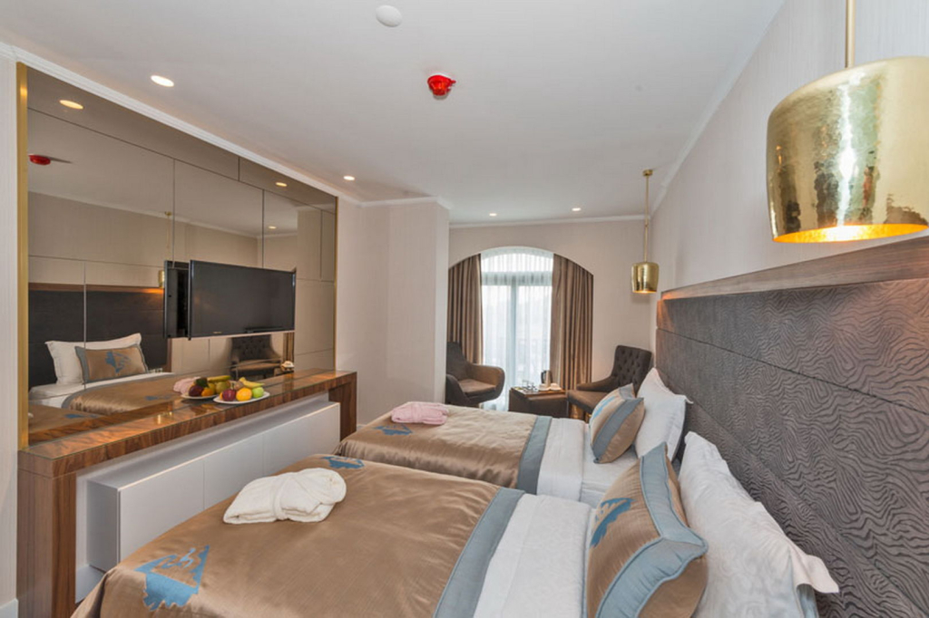 Darkmen Hotel