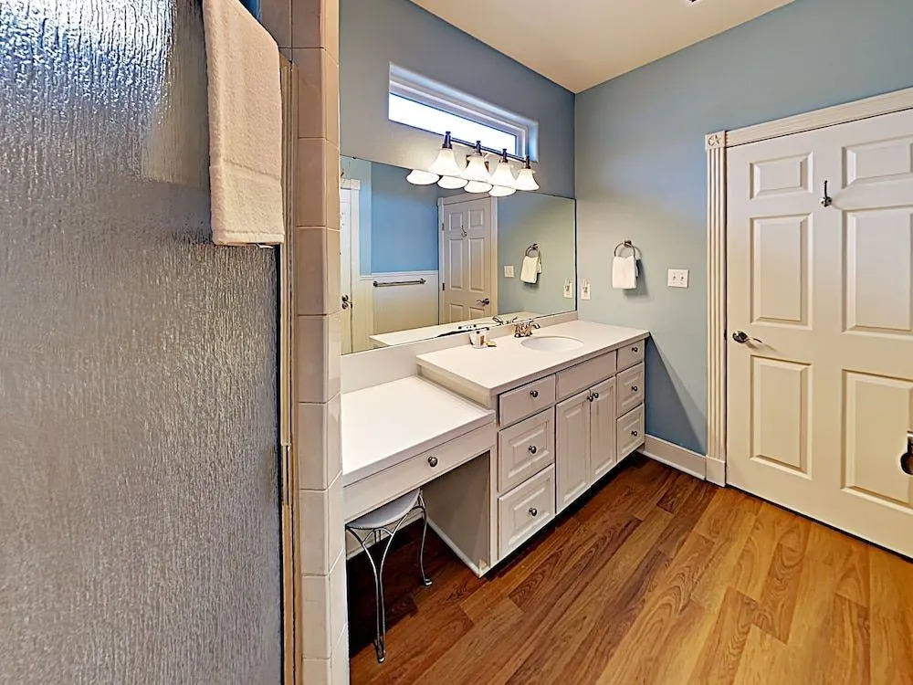 Spinnaker House - Four Bedroom Home