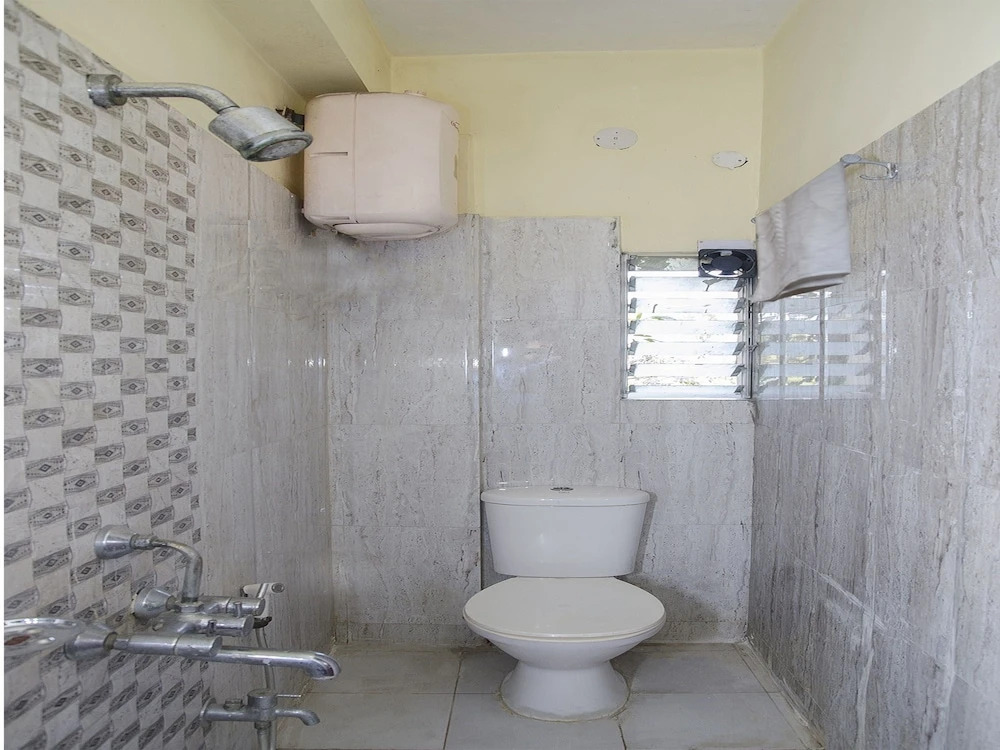 OYO 11360 Western Enclave
