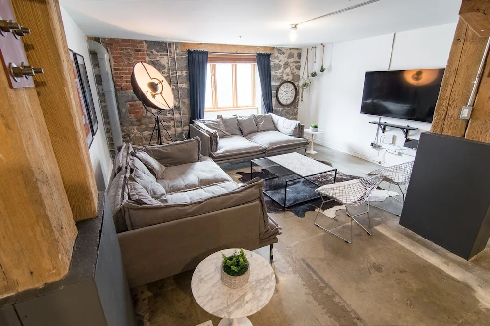 1821 Industrial Loft in Old Port by Nuage