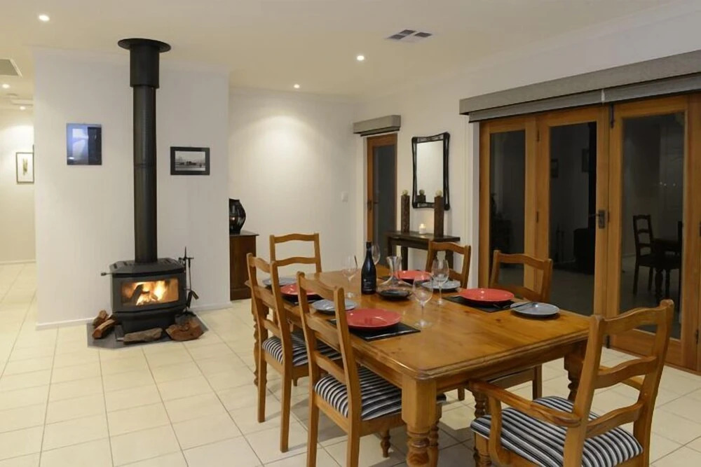 131 Your Vineyard Home in the heart of the Vale