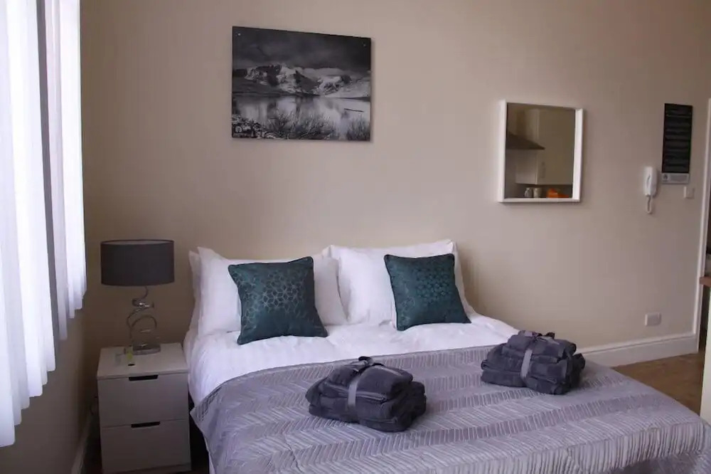 The Manchester St Petersgate - Sleeps up to 6 Close to Train Station Very Central