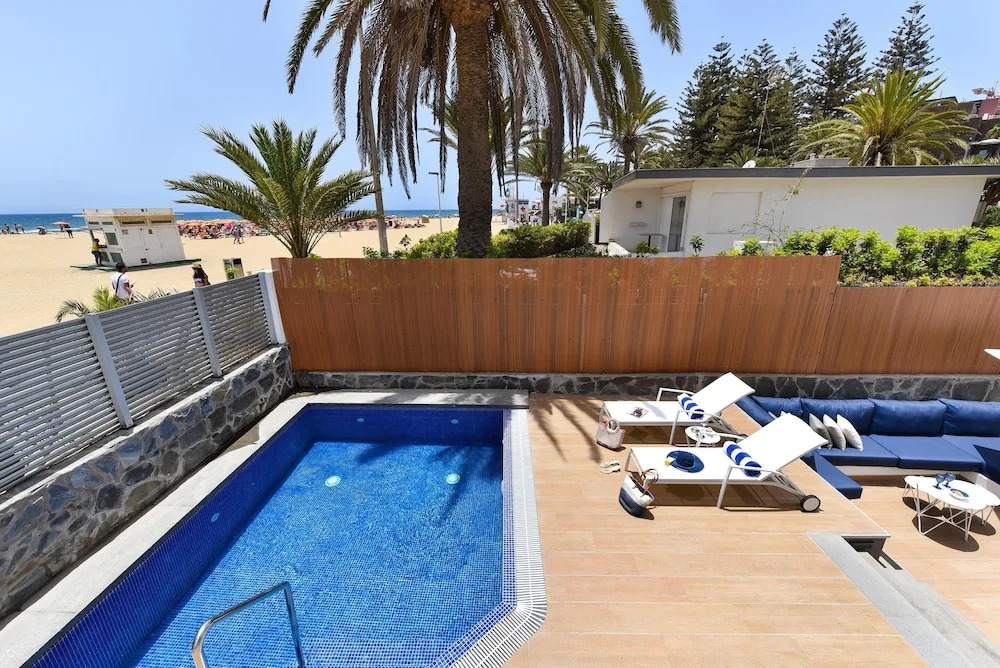 Blue Ocean by VillaGranCanaria