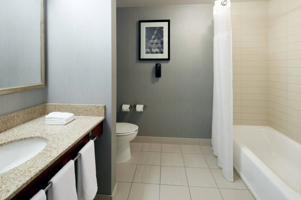 Fairfield Inn & Suites by Marriott Montreal Airport