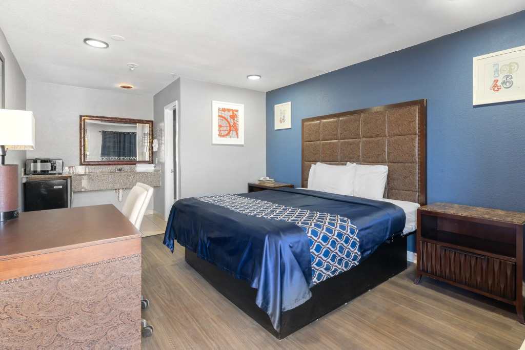 Golden Inn Dallas by Hotel O