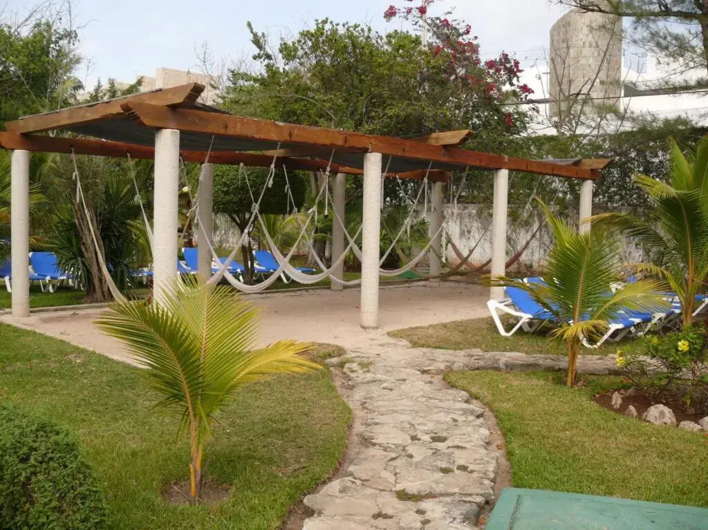 3 BR Penthouse 1.5 blocks Beach Sleeps 6 - BRI 8634