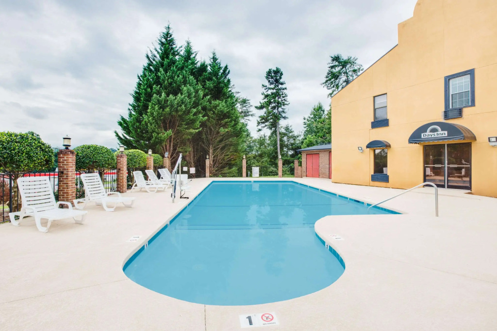 Columbus Inn and Suites