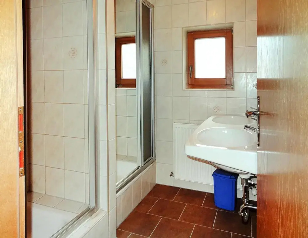 Large Holiday Home With Garden and Balcony in Otztal