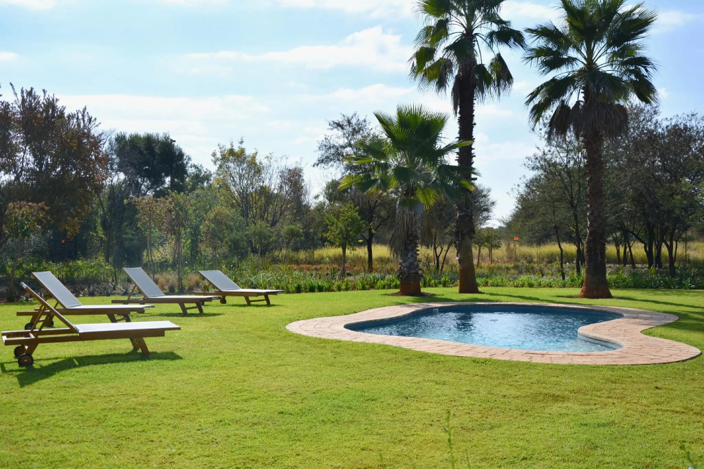 Esthers Country Lodge