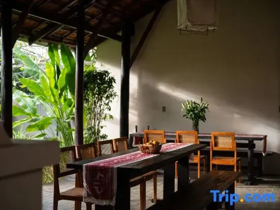 MOONLIGHT Homestay & Hotel