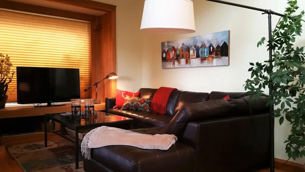 Geneva Garden Bungalow - Two Bedroom Home