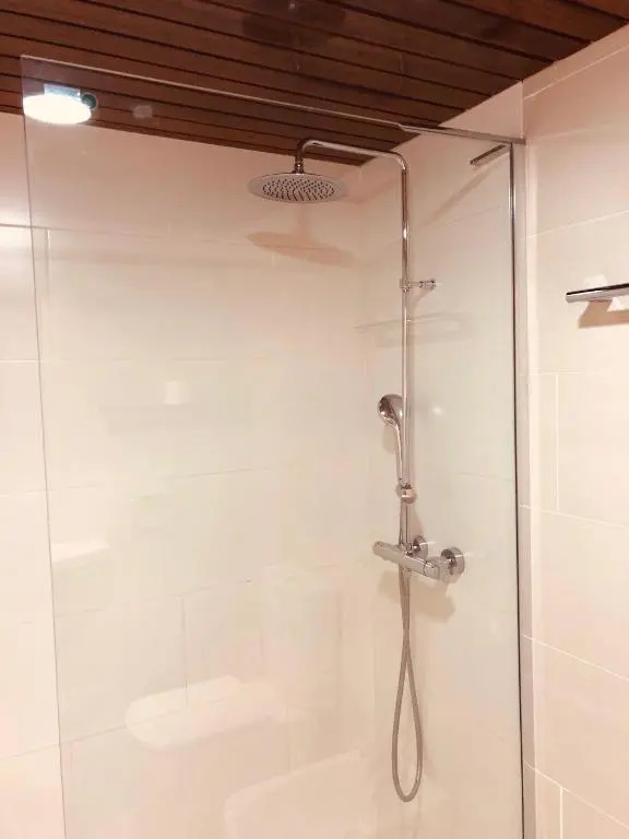 Pisos con piscina de temporada corta estancia