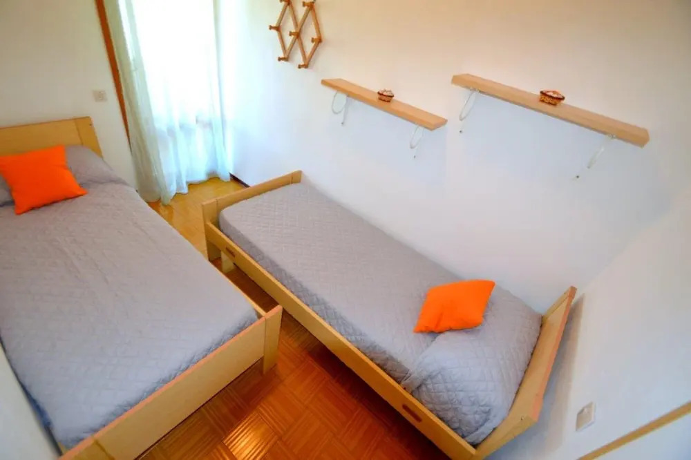 Cozy Apartment With Shared Pool
