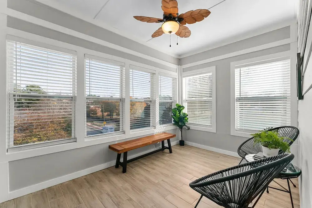 City Oasis With Hot Tub Group-friendly