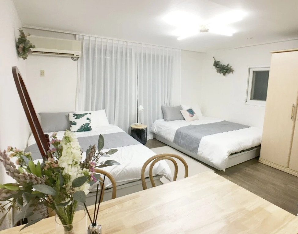 Sunny House Hongik snt 1mins