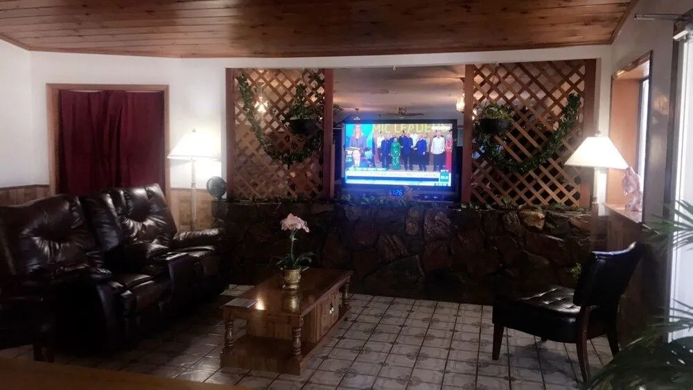 Travelers Inn Motel