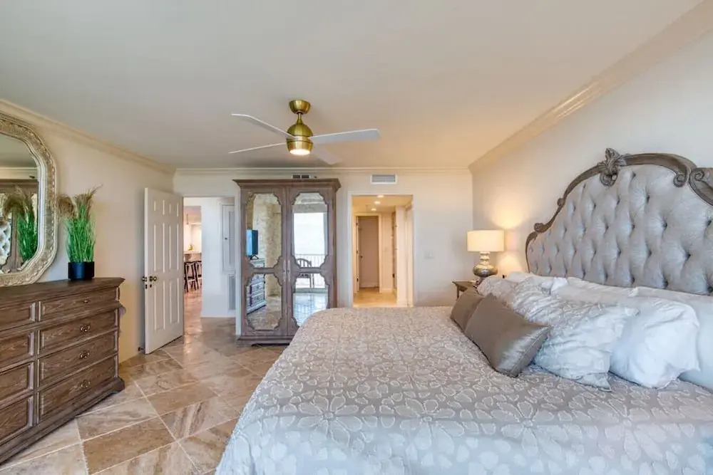 New Smyrna Beachfront Modern 9th Floor Condo Pool Hot Tub