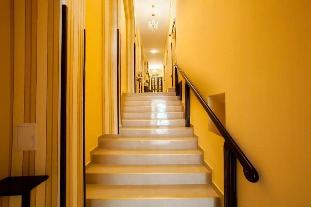 Extravagance Hotel