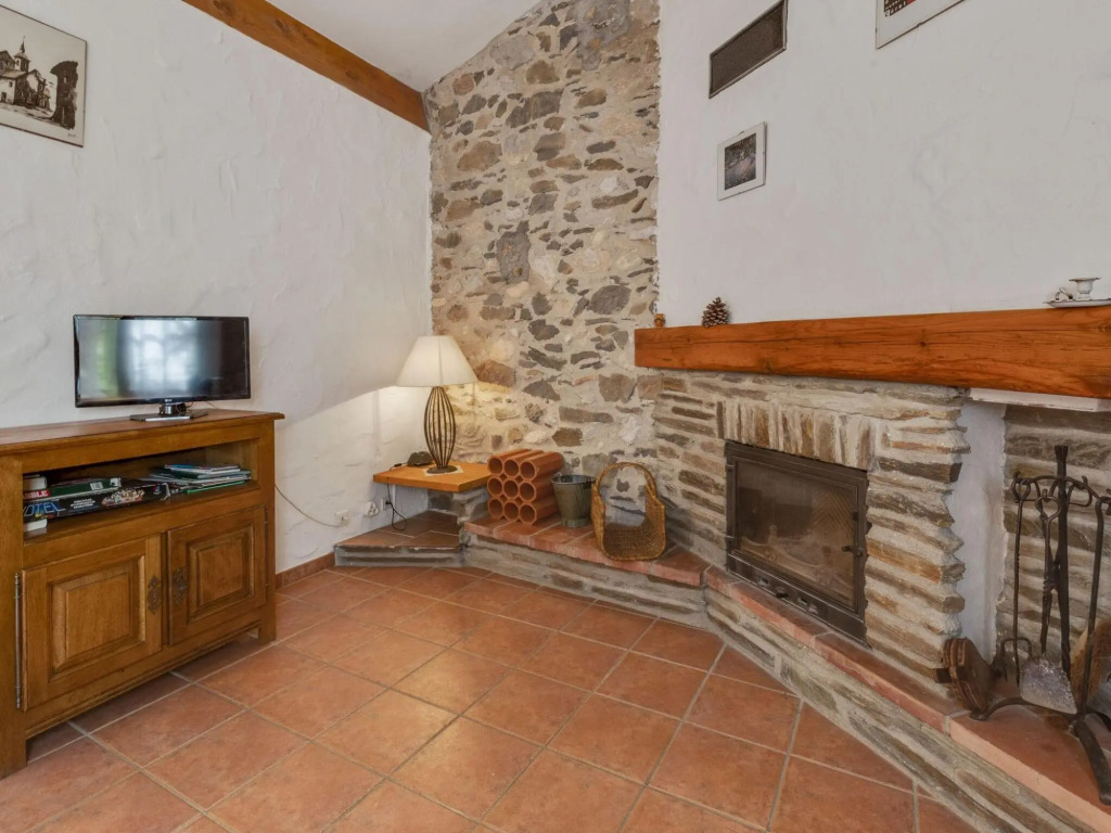 Welcoming Holiday Home in Tautavel with Balcony