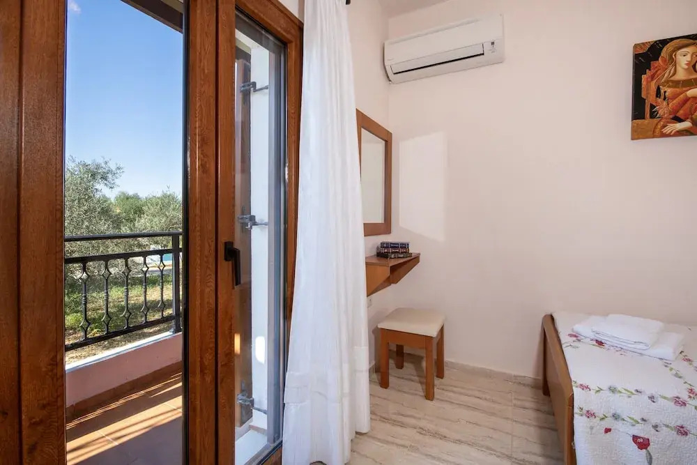 Villa in Crete near Rethymno Beach