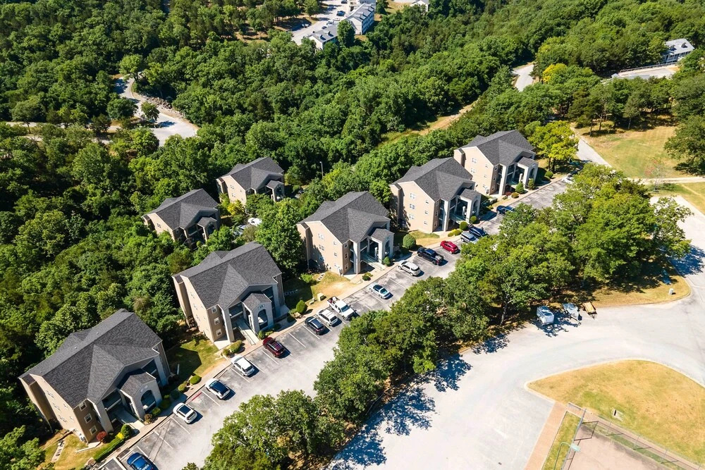 Branson Retreat w/ Pool Access ~ 3 Mi to Dtwn