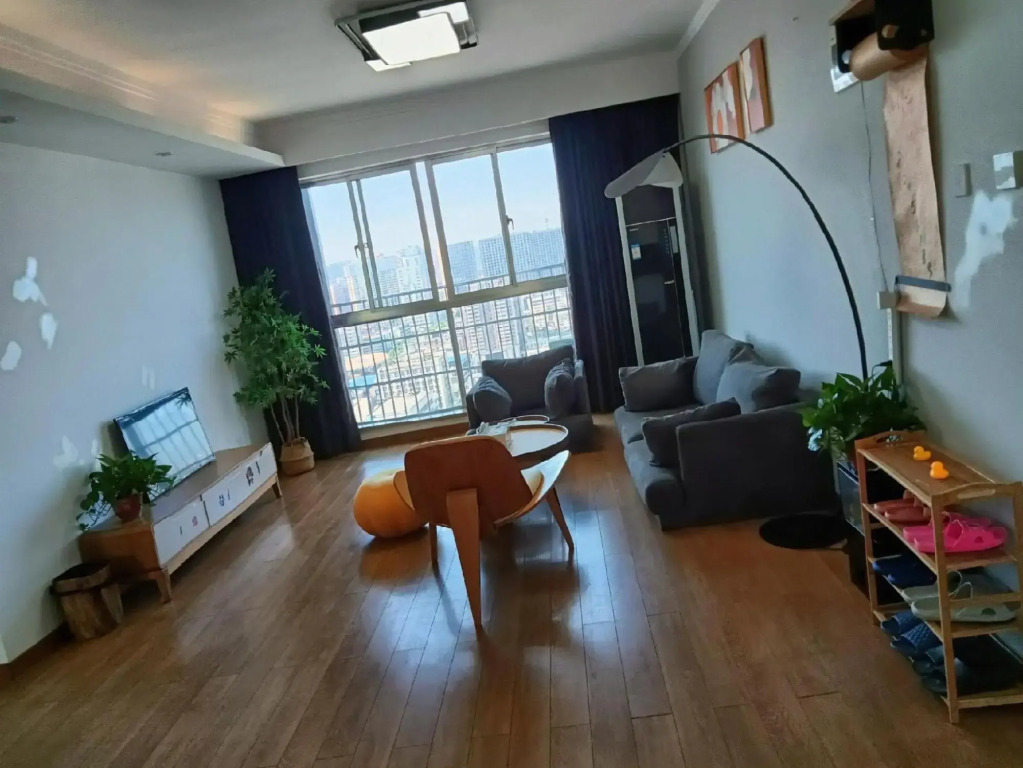 Changsha Post-90 Theme Hotel (Wuyi Square IFS International Financial Center)