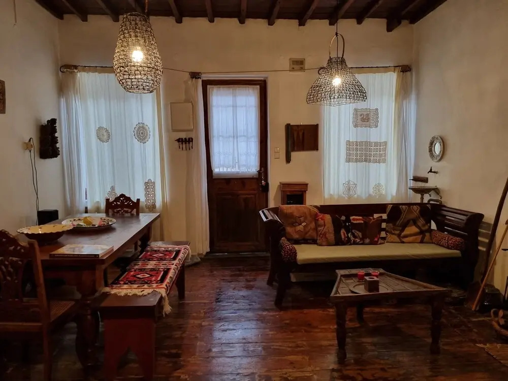"skopelos- Iris - Your Traditional Home"