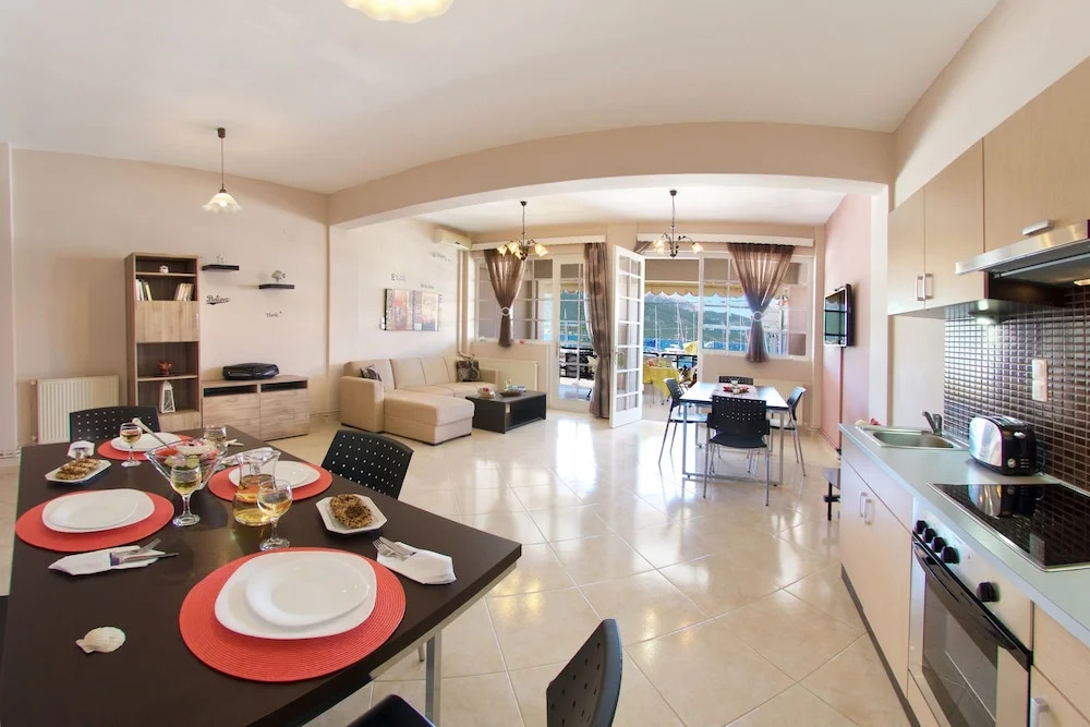 Sea Breeze Apartment