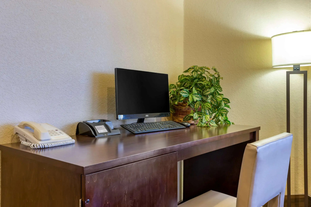 Comfort Inn & Suites Pittsburg KS
