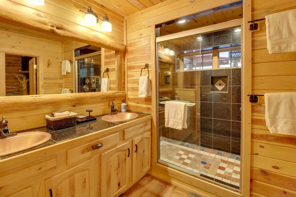 Lakeside Cabin on 2 Acres w/ Fire Pit + Hot Tub!