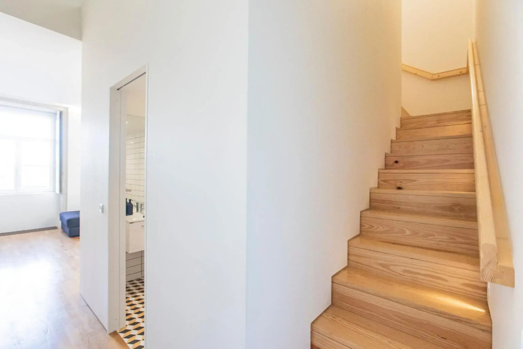 Modern 2BR Duplex Downtown by Art District by LovelyStay