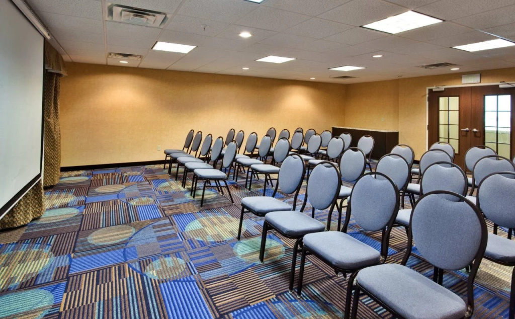 Holiday Inn Express Hotel & Suites Albuquerque Airport by IHG