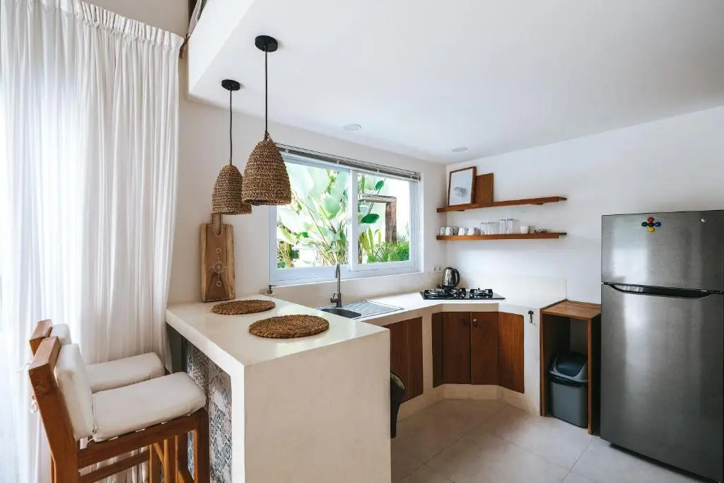 2BR Sun&Moon Pool Villa, Walk to Cafés, Near Beach