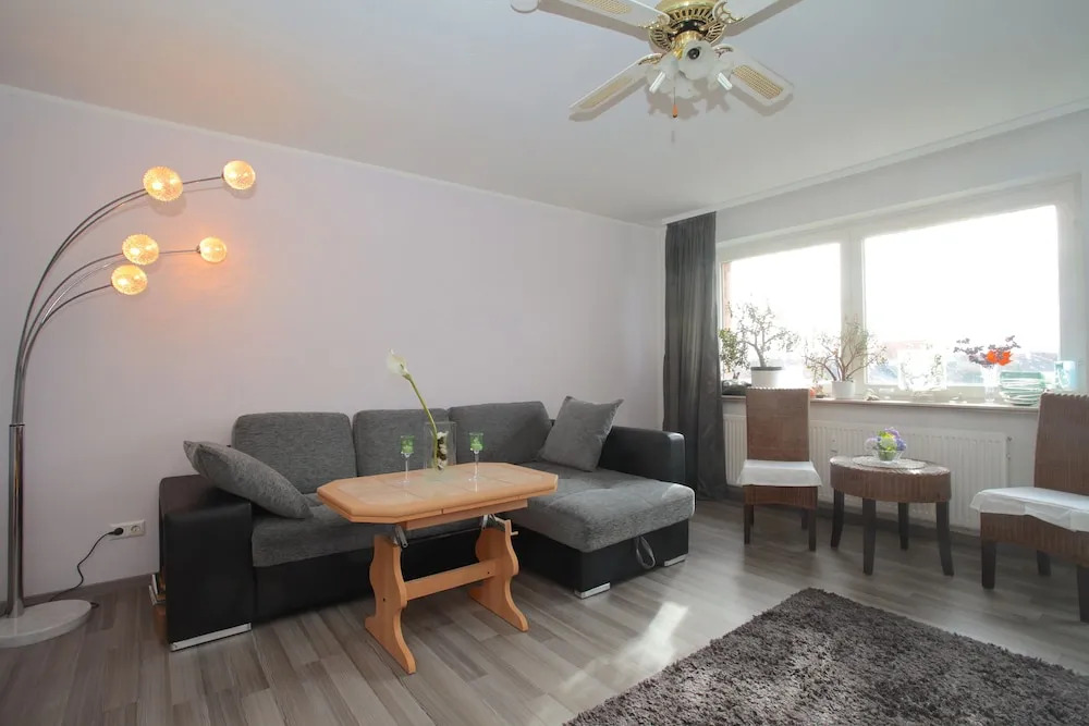 Private Apartment Hoffmann-von-Fallersleben-Straße