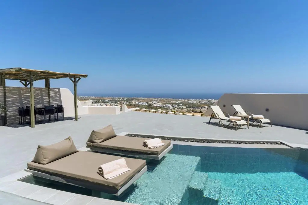 Lavadoze Luxury Suites