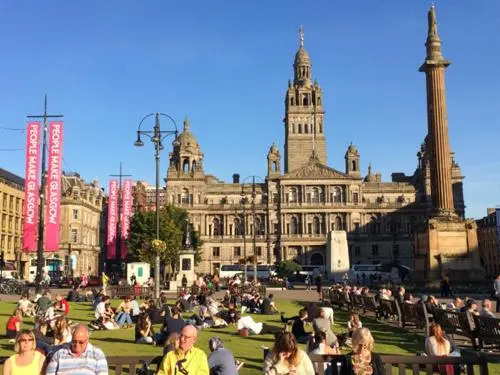 Glasgow City Center Flat with Parking