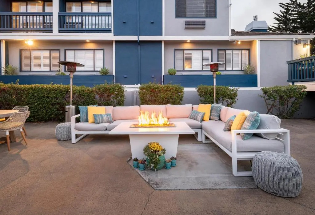 Mariposa Inn and Suites