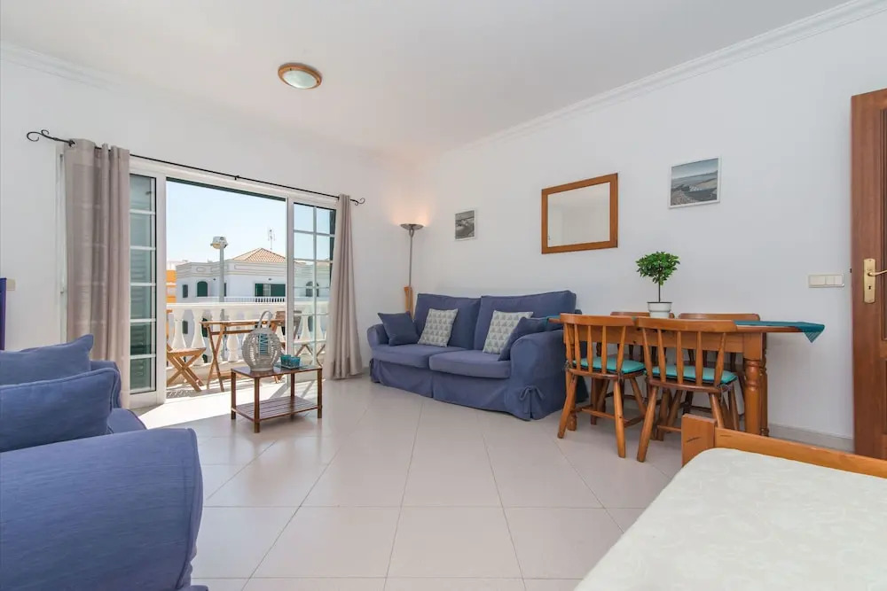 Cabanas T1 Apartment With Balcony & BBQ 8min Walk to Beachfront