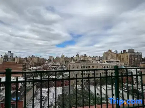 Charming 2BR Apartment Near Times Square