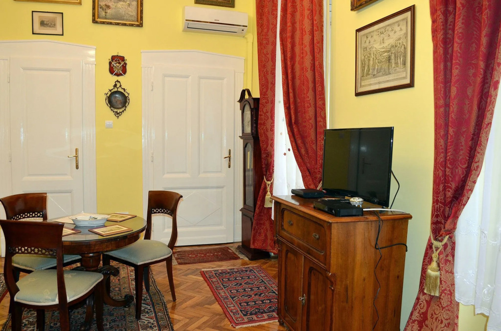 Central 5 Guest House