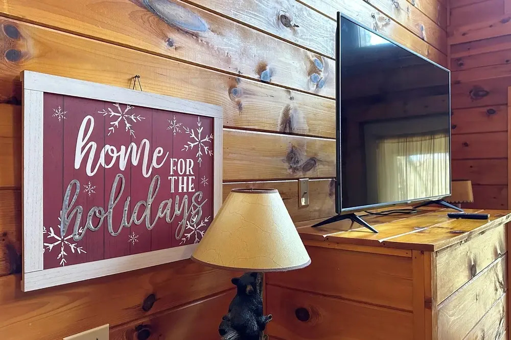 Hot Tub + Pool Table: Secluded Seiverville Cabin